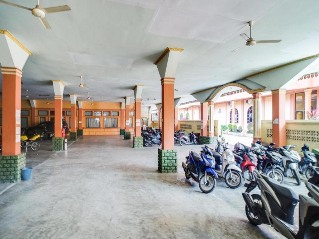 Oyo 1140 Hotel Tresya Tanjung Balai Tanjungbalai Exterior foto
